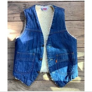 Vintage Levi’s Sherpa Vest!